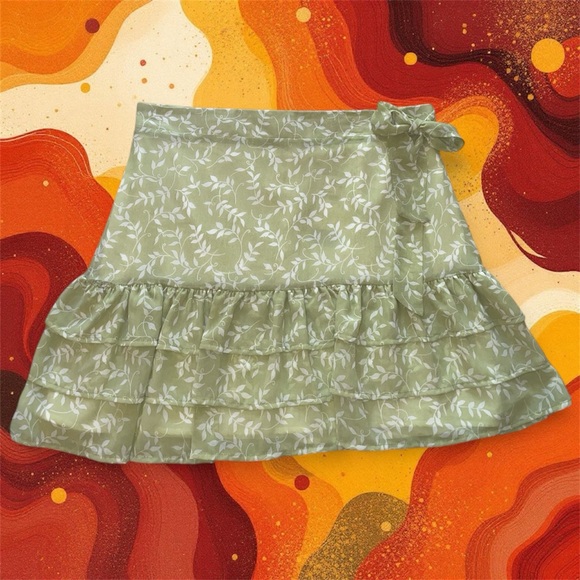 Ever After green plant ruffle skirt - Picture 6 of 6